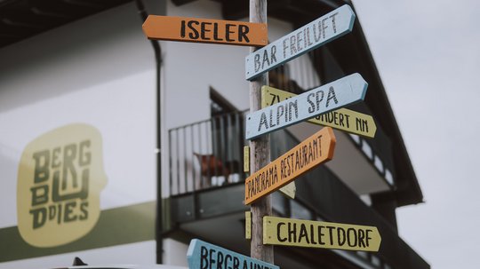 Offene Jobs im Tourismus & der Hotellerie Offene Jobs im Tourismus & der Hotellerie