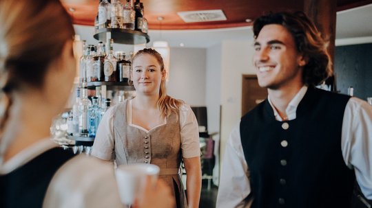 Offene Jobs im Tourismus & der Hotellerie Offene Jobs im Tourismus & der Hotellerie