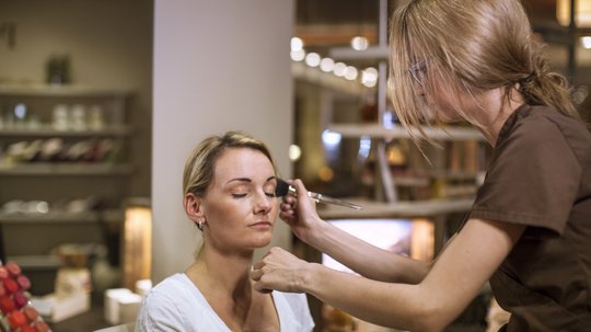 Offene Jobs im Tourismus & der Hotellerie Offene Jobs im Tourismus & der Hotellerie