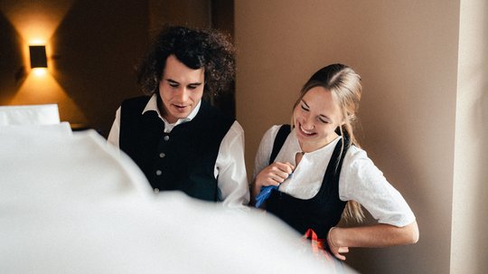 Offene Jobs im Tourismus & der Hotellerie Offene Jobs im Tourismus & der Hotellerie