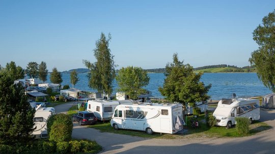 Offene Jobs im Tourismus & der Hotellerie Offene Jobs im Tourismus & der Hotellerie